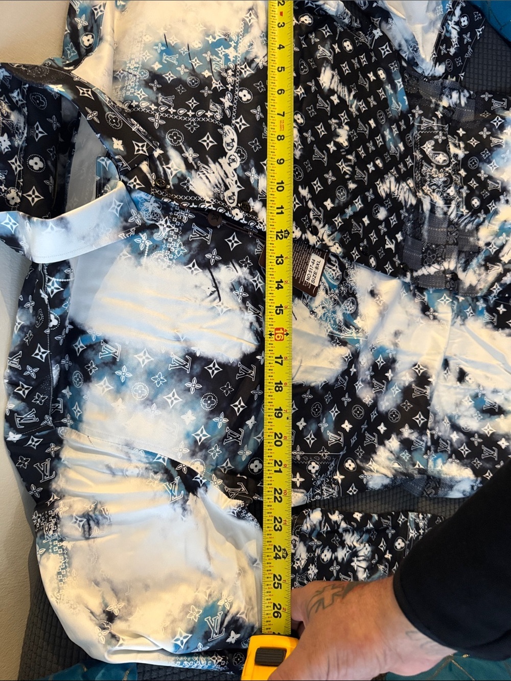 Louis Vuitton Black & White Monogram Tie-Dye Satin Shirt🔥Size:XL - Picture 5 of 7
